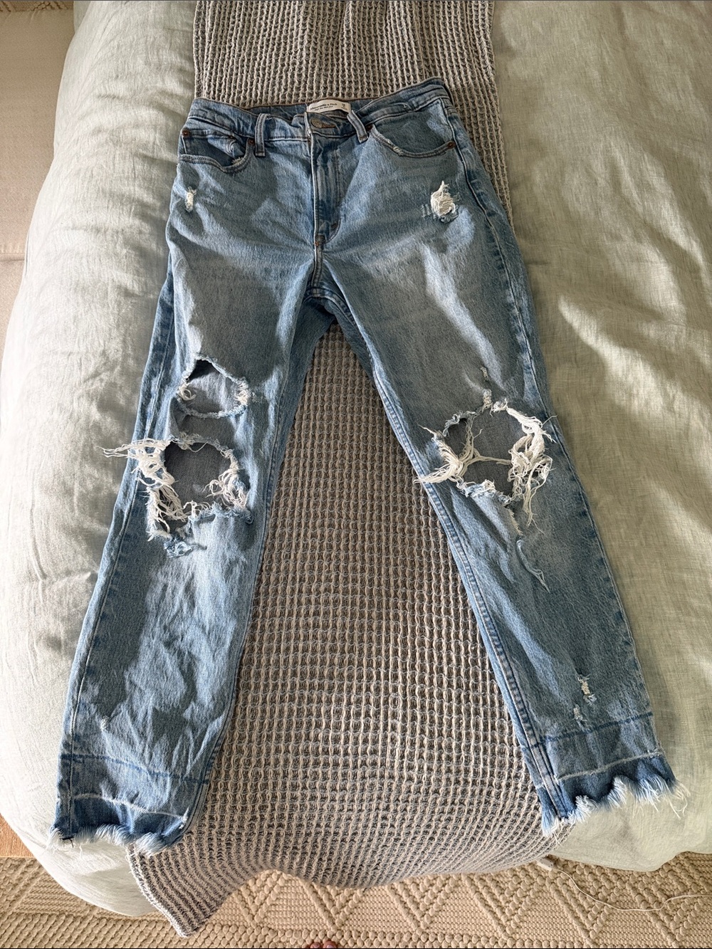 Abercrombie high rise mom jean